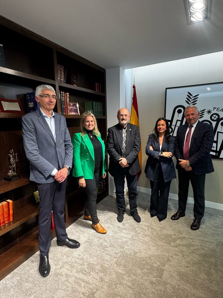 Reunión entre el Consejo General de Procuradores de España y la Asociación de Trabajadores Autónomos (ATA)