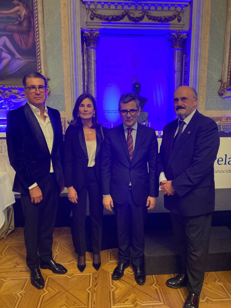 El Consejo General de Procuradores de España participa en la entrega del XXXI Premio Pelayo para Juristas de Reconocido Prestigio