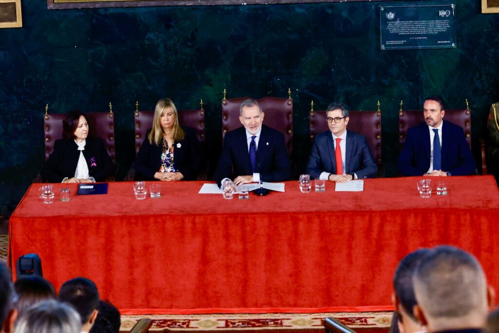 El presidente del Consejo General de Procuradores de España asiste a la entrega de despachos de la LXIII promoción de la Carrera Fiscal