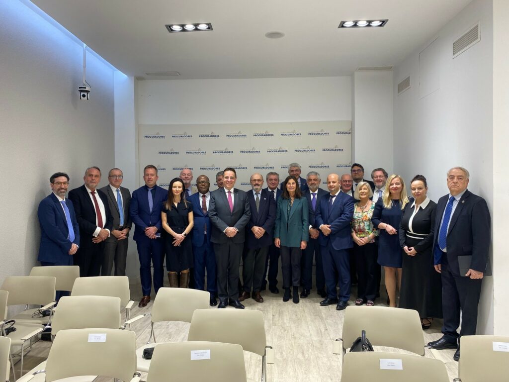 Los procuradores reclaman más competencias ante la congestión de cinco millones de asuntos judiciales