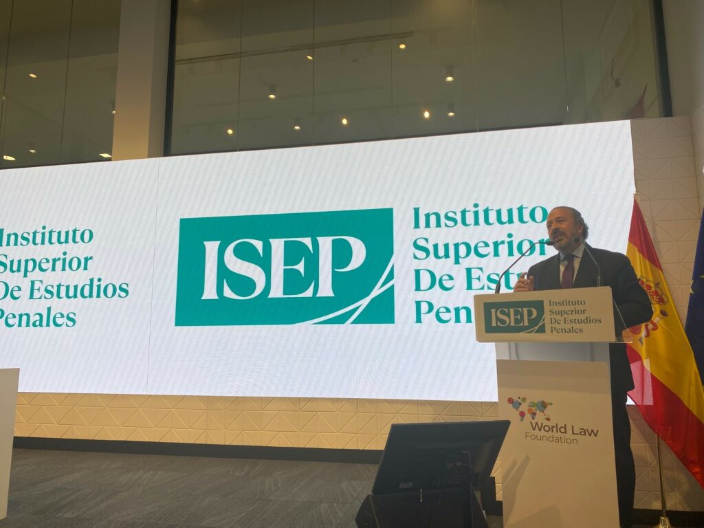 El presidente del Consejo General de Procuradores clausura la I Promoción del Programa Ejecutivo en Derecho Penal Económico del Instituto Superior de Estudios Penales (ISEP)