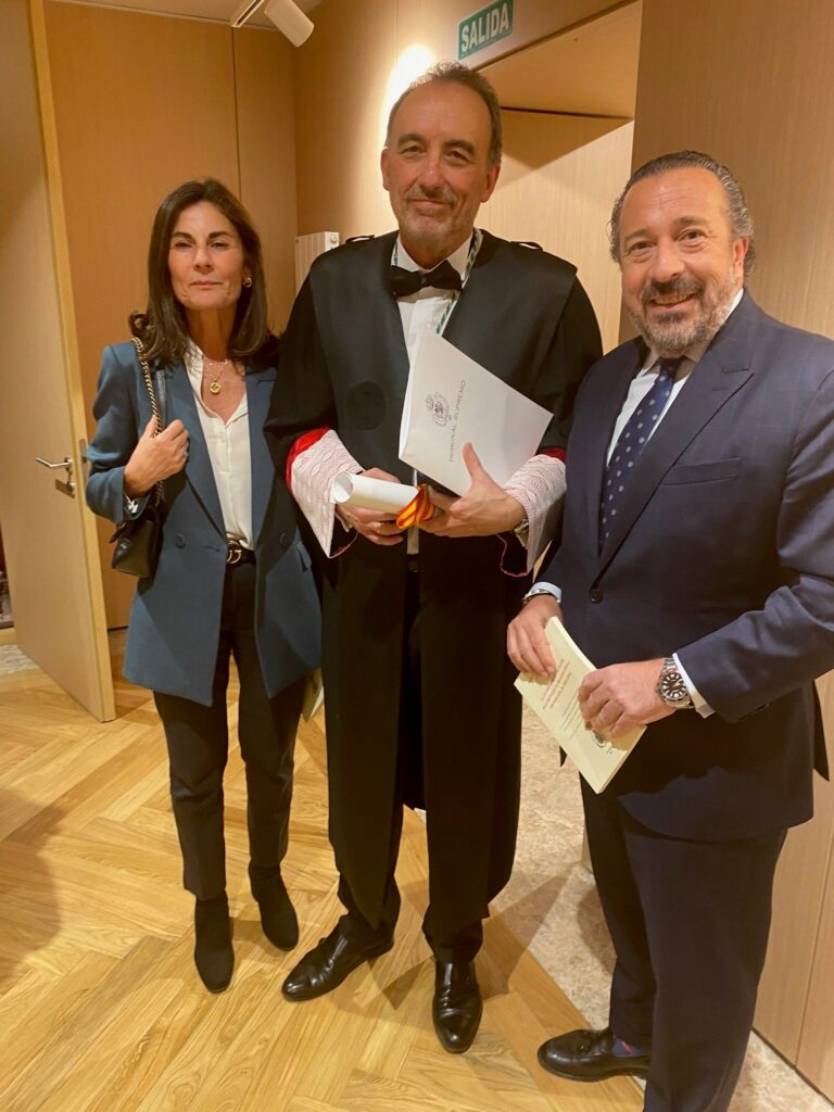 El nuevo presidente de los Procuradores acompaña el ingreso de Marchena en la Real Academia de Jurisprudencia