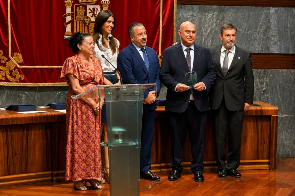 Alberto García Barrenechea entrega los premios que distinguen la excelencia y la transparencia judicial