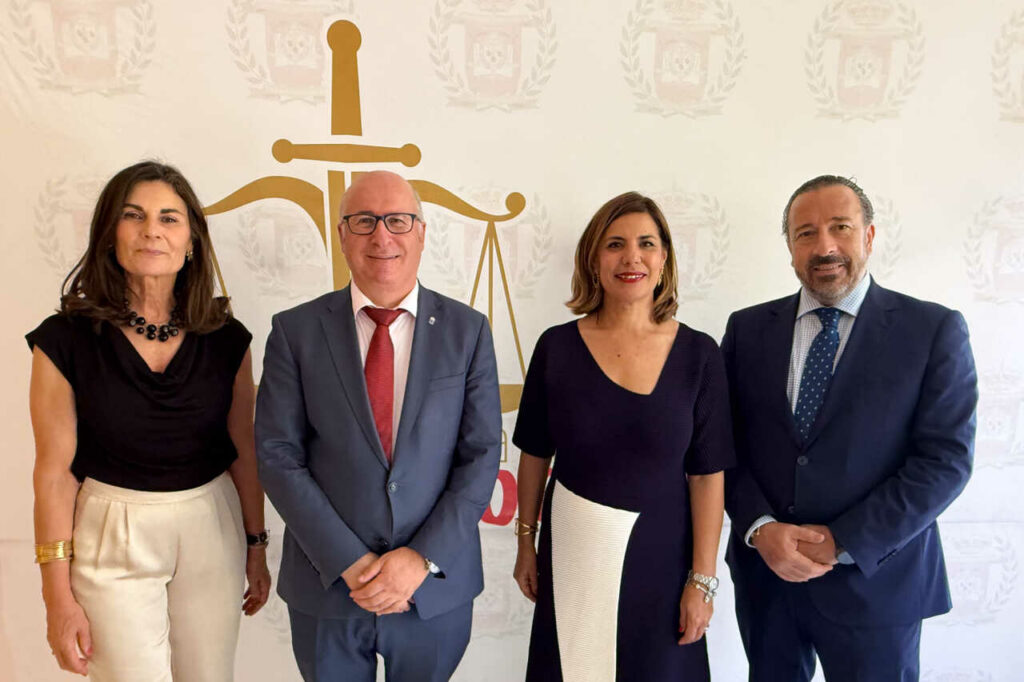 El Consejo General arropa al Colegio de Santa Cruz de Tenerife en su festividad patronal