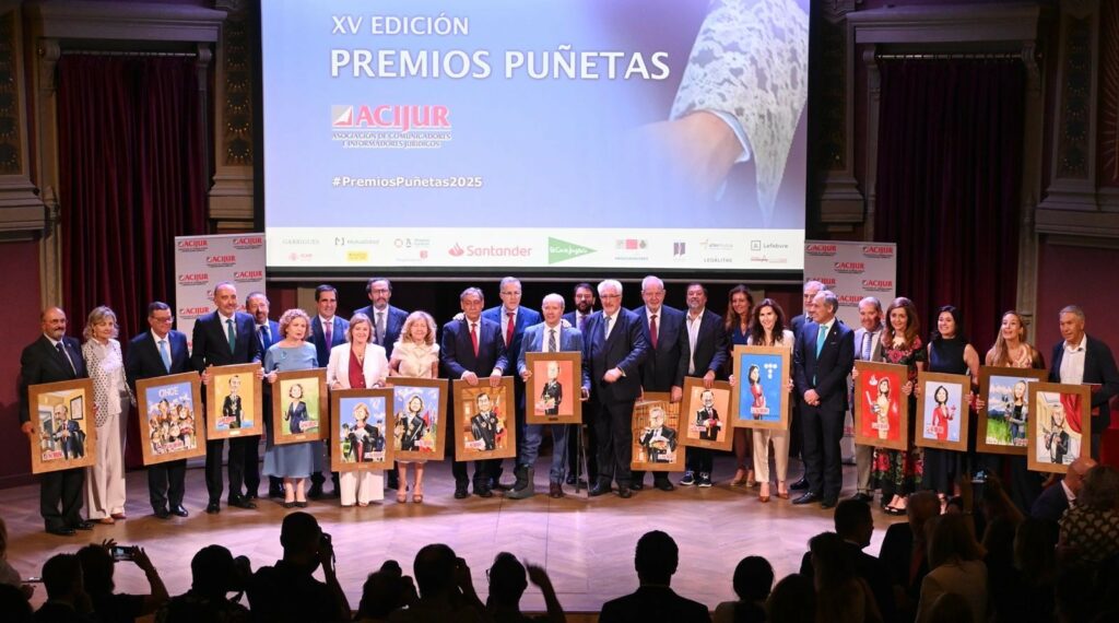 Ricardo Garrido, expresidente del Consejo General de Procuradores de España, premiado por los periodistas jurídicos en los XV Premios Puñetas de ACIJUR