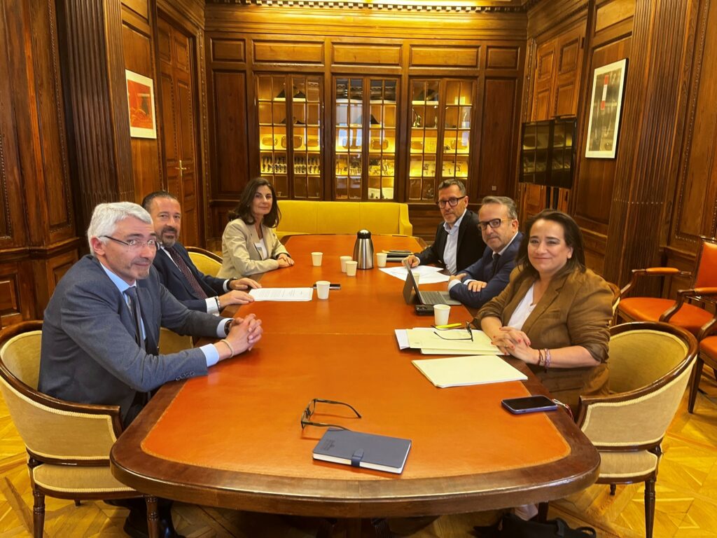 La Procura traslada al Grupo Socialista sus prioridades para reforzar la eficiencia judicial