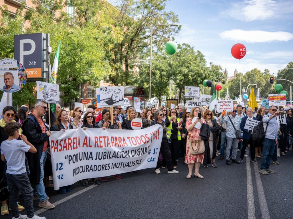 EL CONSEJO GENERAL DE PROCURADORES CELEBRA LA APROBACIÓN EN EL CONGRESO DE UNA PASARELA AL RETA MÁS AMPLIA Y JUSTA PARA LOS PROFESIONALES MUTUALISTAS
